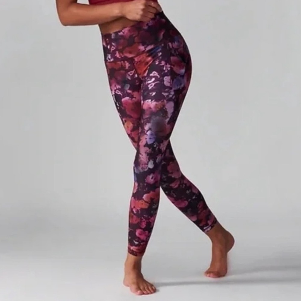 Athleta Salutation II Stash Pocket Printed Tight Floral Leggings size Small